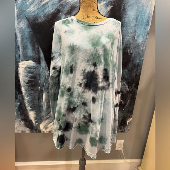 Free People We The Free tie-dye shirt - Picture 2 of 8